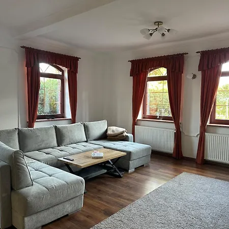 Czerwony Dworek Villa *