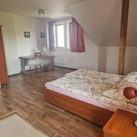 Villa Czerwony Dworek *
