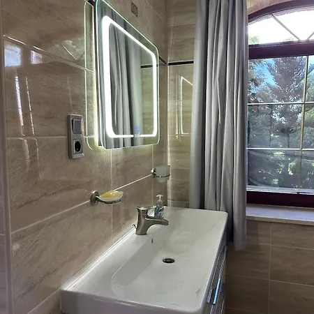 Villa Czerwony Dworek *